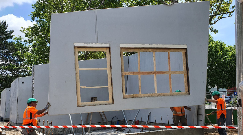 Réalisation de batiment technique avec des murs inclinés